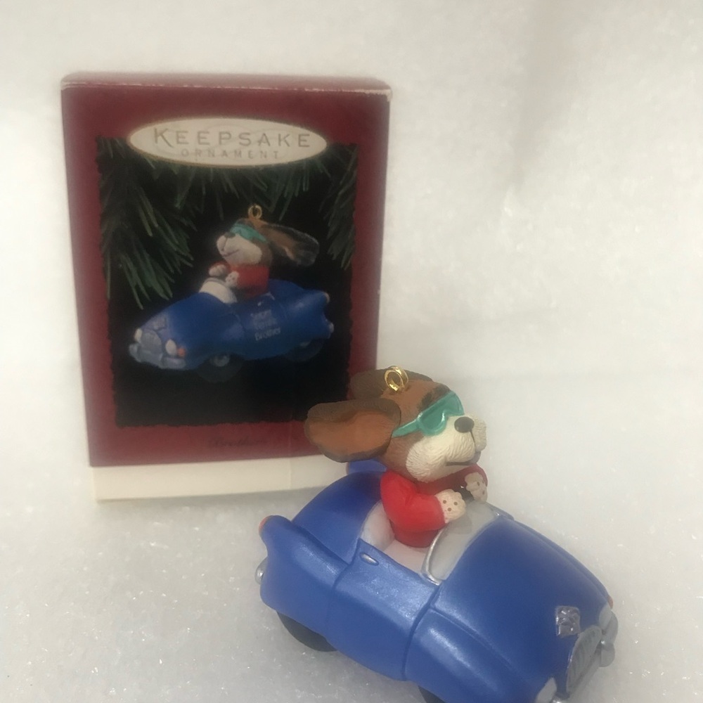 Keepsake Ornament with Dog in Blue Car